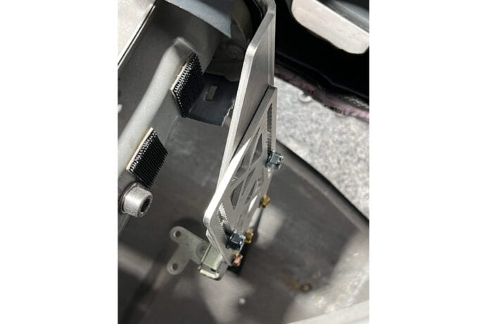 Professional Awesome BMW E36 Quick Release Splitter Support System - Image 10