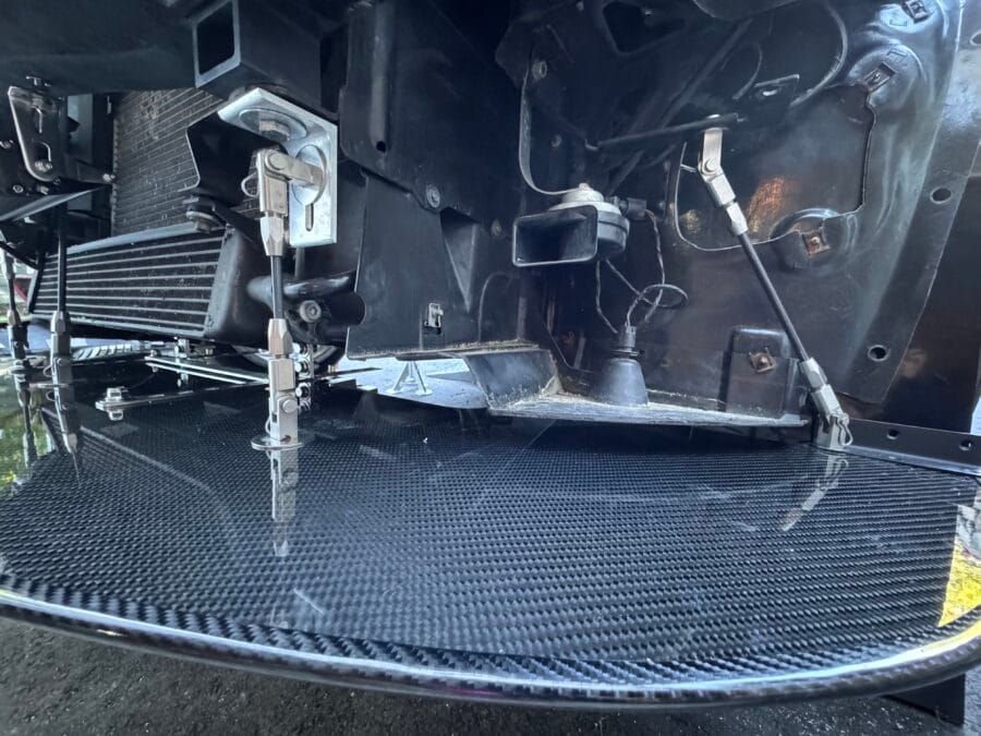 2006-bmw-z4-m-coupe-e86-splitter-support-rods-front-bumper-mounts